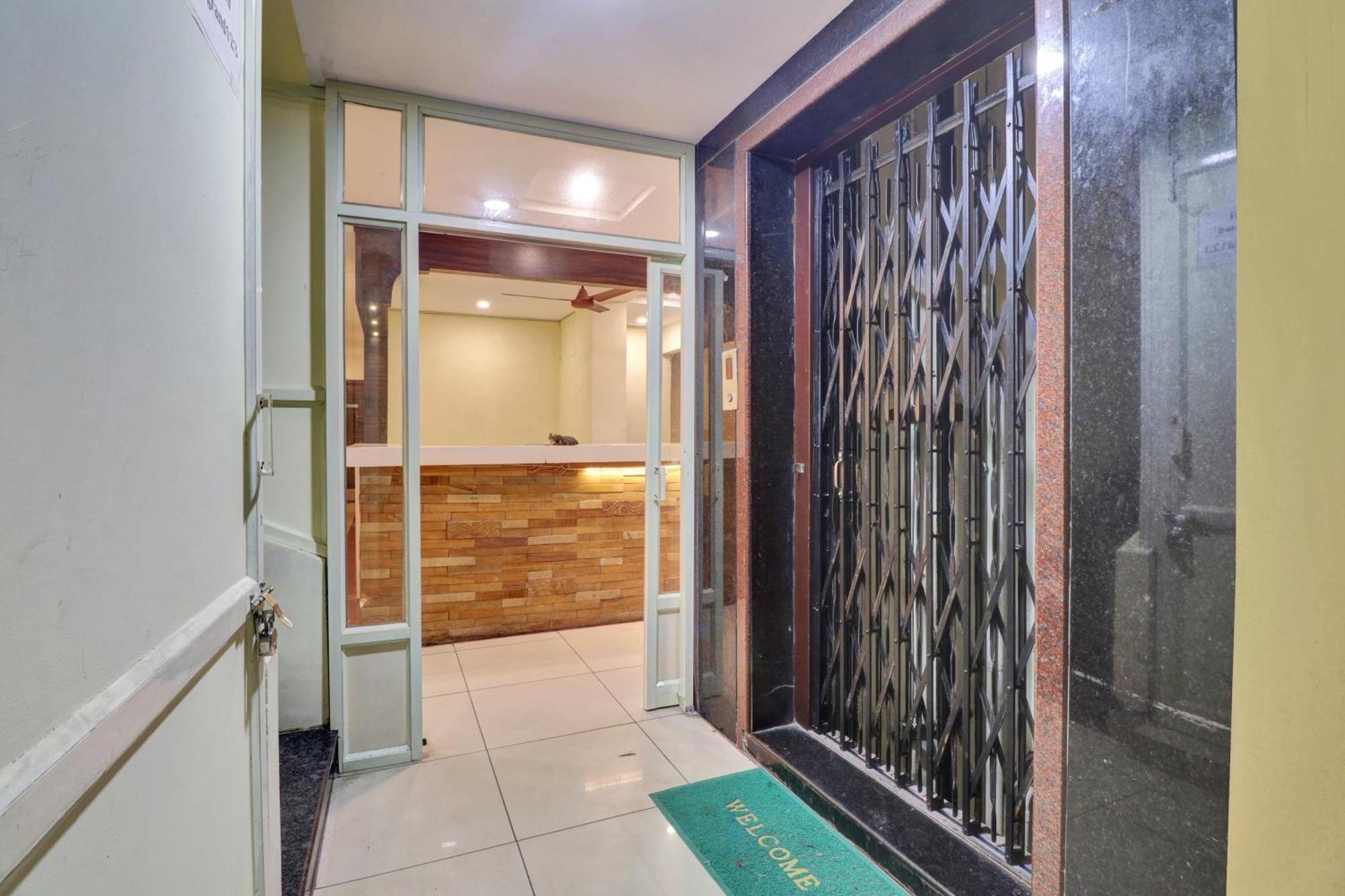 Hotel O Aditya Grand Inn Guntur Exterior photo