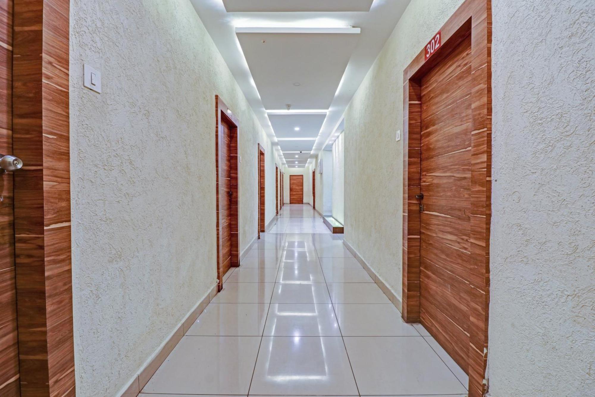 Hotel O Aditya Grand Inn Guntur Exterior photo